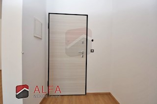 Hrvaška, Vodice, prodamo nov dvosobni apartma, pritličje, lasten vrt