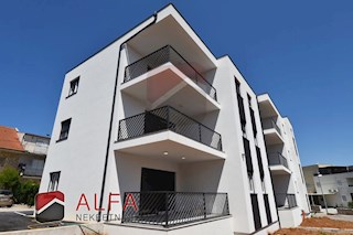 Hrvaška, Vodice, prodamo nov komforten trisobni apartma, prvo nadstropje ​