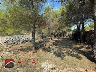 Hrvaška, Vodice, prodamo gradbeno zemljišče s projektom za 9 apartmajev
