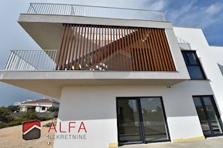 Hrvaška, Vodice, novogradnja, prodamo udobno stanovanje v prvem nadstropju + strešna terasa