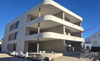 Vodice, stan na odlični lokaciji, 2 minute hoje do Modre plaže