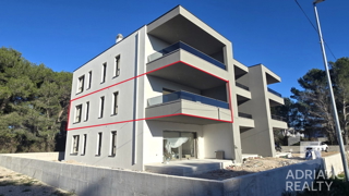 Srima, novogradnja, stanovanje s tremi spalnicami v bližini plaže