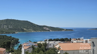 Primošten, dvonadstropno stanovanje s panoramskim pogledom na morje