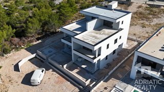 Novogradnja v Vodicah – stanovanje z vrtom v mirnem okolju