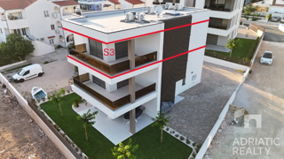 Vodice, stanovanje s tremi spalnicami, 3 minute od plaže, pogled na morje