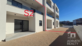 Vodice, novogradnja, dvonadstropno stanovanje z dvema spalnicama in balkon