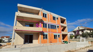 Vodice, stanovanje z dvema spalnicama v sodobni novogradnji