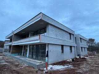 Prodaja - stan v novogradnji z vrtom in parkirnim mestom, Rovi