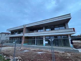 Prodaja - Stan v gradnji z vrtom in parkirnim mestom, blizu Rovinjskega sela!