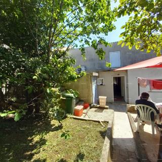 Pula! Prizemnica z velikim vrtom in teraso.