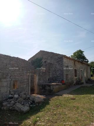 Na prodaju kamena kuća za renovaciju – Kršan