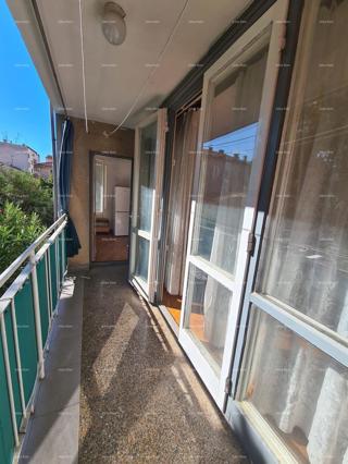 Prodaja - stan s dvema spalnicama na odlični lokaciji, Pula!