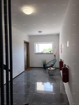 Banjole! Trisobno stanovanje v novogradnji!