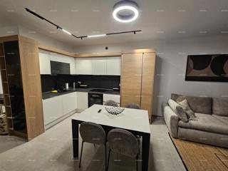 Pula – Nov, moderno opremljen stan s terasom