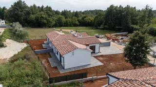 BARBAN, KOŽLJANI - Novogradnja / Dvojna gradnja, levi del. Ekološko območje