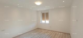 Pula – renoviran dvosobni stan v centru, 72,83 m²