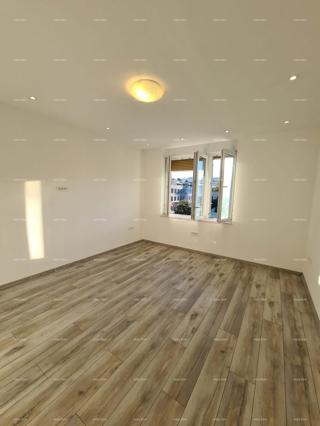 Pula – renoviran dvosobni stan v centru, 72,83 m²