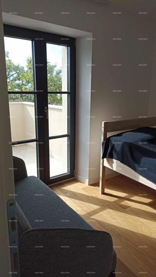 Prodaja novo opremljenega, dvoetažnega stanovanja s pogledom na morje, Tar, Poreč!