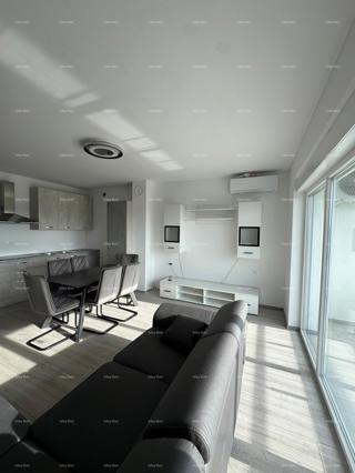 Medulin, prodaja stanovanja v drugem nadstropju.