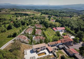 Prodaja pritlične hiše s bazenom v novem stanovanjski naselju, Barban!