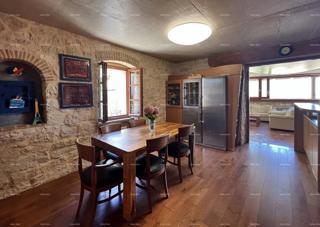 Funtana, Prodaja kamene kuće s pogledom na more