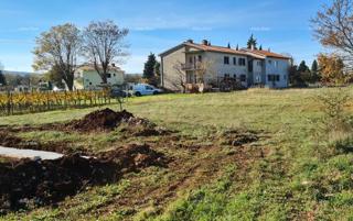 Gradbeno zemljišče, 801 m2, s pravnomočnim gradbenim dovoljenjem, Kršan