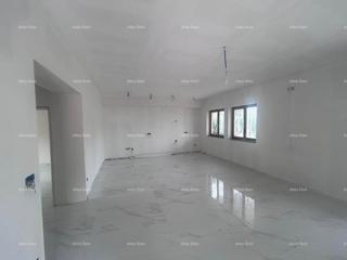 Poreč – stan v prvem nadstropju z vrtom