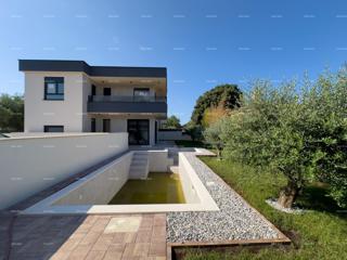 Prodamo vilo dvojček z bazenom in garažo