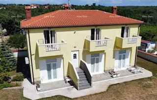 Umag. Lepa hiša s šestimi apartmaji.