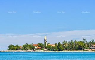 Umag, samostojna kamnita hiša 500 m od morja