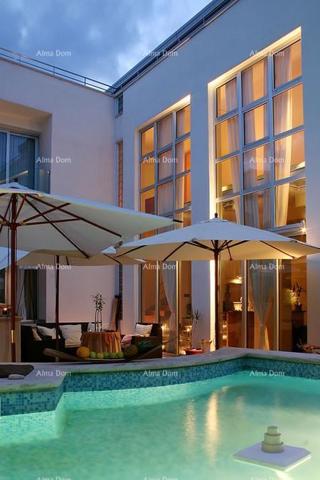 Na prodaju – Luksuzna vila 60 m od morja, Peščena uvala