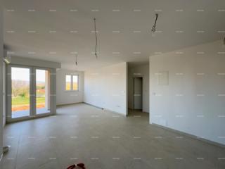 Prodajamo stanovanje z velikim vrtom v Barbanu.