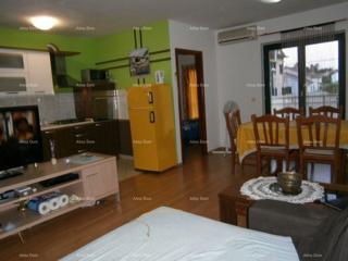 Umag, štirisobno stanovanje v novogradnji, 200 m od morja