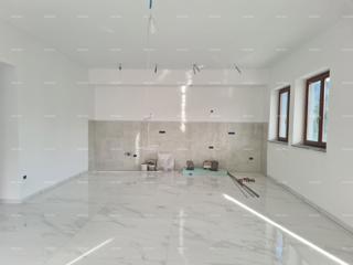 Poreč – prostoren stan v pritličju s dvoriščem