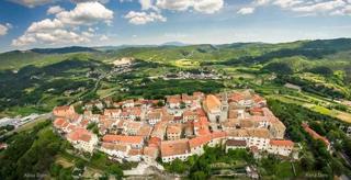 Buzet, gradbeno zemljišče 10.300 m2 za stanovanjsko rabo