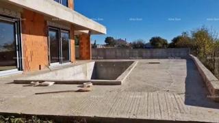 Kanfanar, moderna hiša v fazi Roh-bau