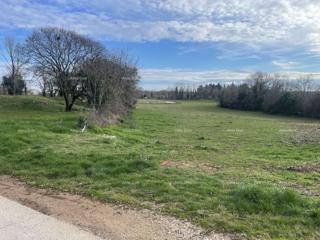 Loborika – gradbena parcela 532 m2