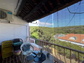 Na prodaju apartma v Dugji Uvali – blizu plaže!