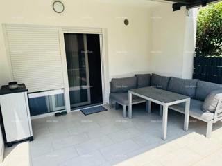 Na prodajo stanovanje z vrtom in parkirnim mestom – Pula, 63,25 m²