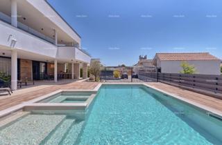 Fažana - Peroj - Čudovita vila s bazenom in pogledom na morje v bližini plaže