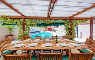 Prodaja renovirane istarske hiše s bazenom – Kanfanar, 208 m², dva objekta