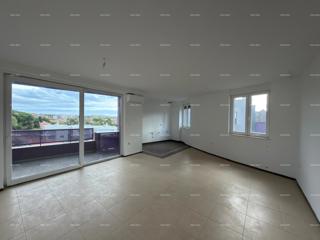 Vrhunska lokacija! Prodaja stanovanja v neposredni bližini centra mesta, Pula!