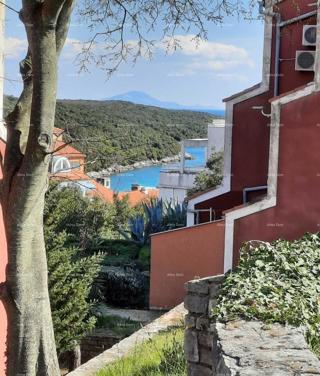 Prodaje se odličan stan s galerijom i pogledom na more, Duga Uvala