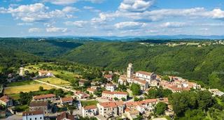 Zemljišče za prodajo – Tinjan, osrednja Istra, 4168 m² (3197 m² stavbno)