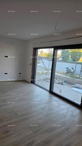 Prodaja stanovanja v novogradnji s parkirnim mestom, Valbandon!