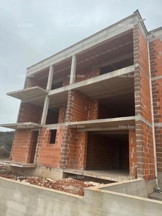 Veli Vrh, pritličje stanovanje z vrtom