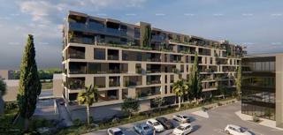 Pula! Večstanovanjska, moderna zgrad s liftom, blizu centra. Stan s parkirnim mestom in shrambo.