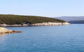 Građevinska parcela na mirni lokaciji.