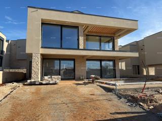 Prodaja moderne vile v lepem stanovanjskem naselju, Umag