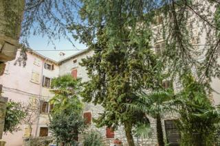 Prodamo čudovito, moderno opremljeno in prenovljeno istrsko kamnito hišo, Bale!